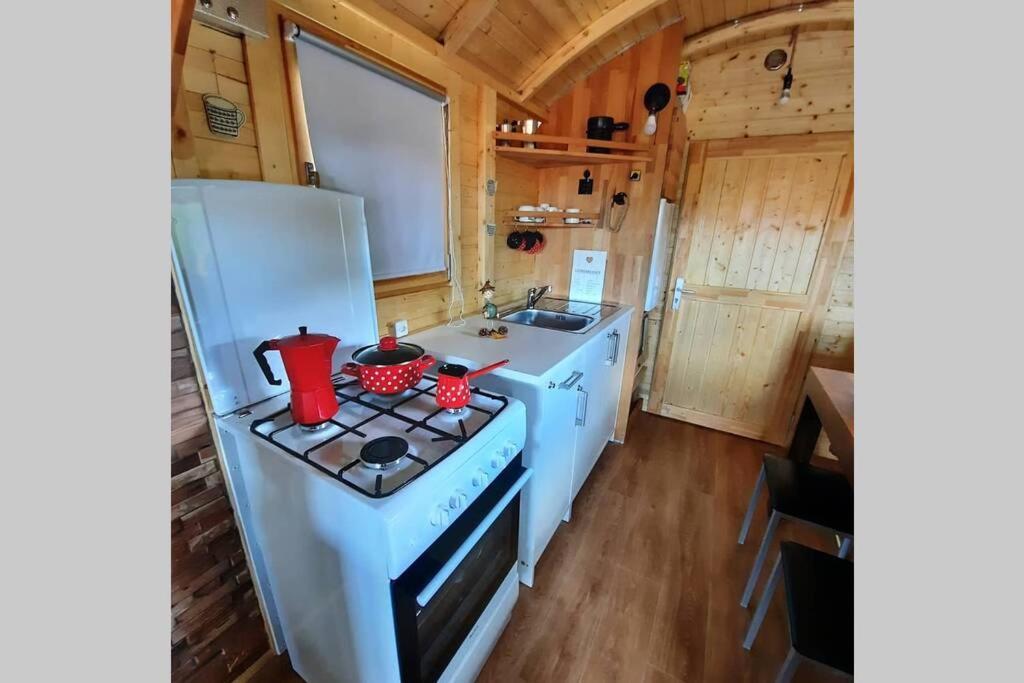 Apartamento Autarkes Tiny House Mit Rheinblick Rumikon Exterior foto