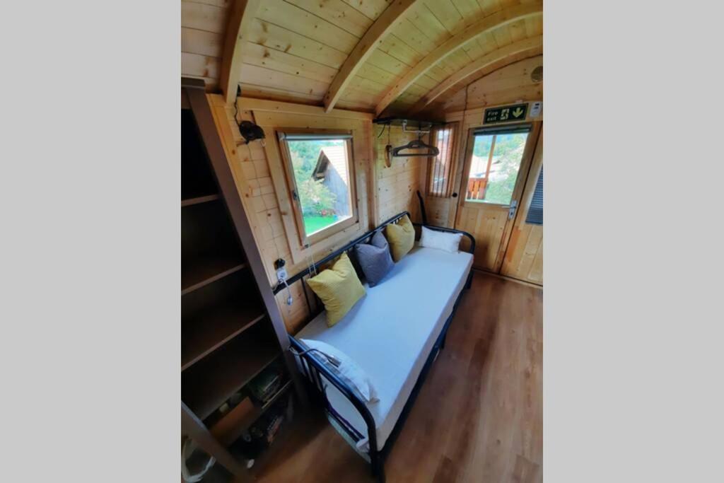 Apartamento Autarkes Tiny House Mit Rheinblick Rumikon Exterior foto